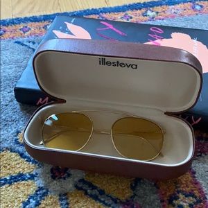 Illesteva Mykonos 2 Sunglasses in Gold/Yellow